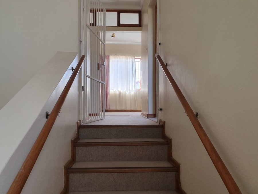 4 Bedroom Property for Sale in Hospitaalheuwel Free State